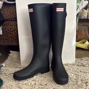 Women’s Refined toe extra tall rain bo Hunter Black Waterproof Winter Rain Boots
